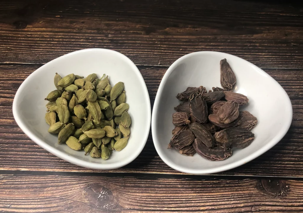 Green Cardamom vs Black Cardamom